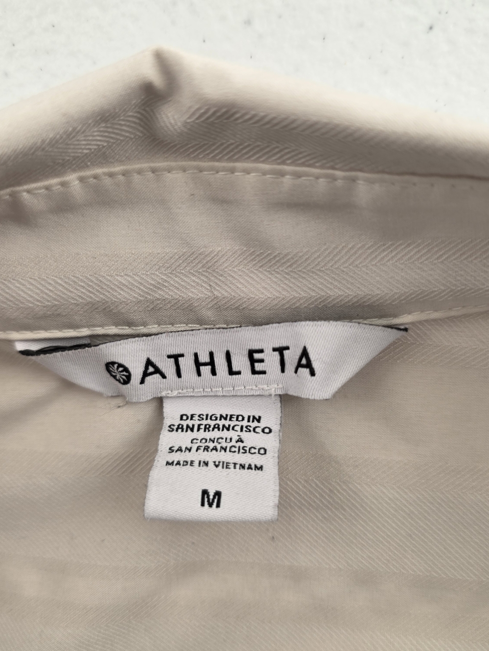 Athleta Urbanite UPF 50 Beige Long Sleeve Button Down Stretch Breathable M - Picture 7 of 9